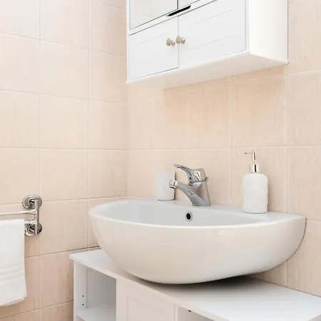 Bgy Airport 10min Casa Moderna Con Ampio Balcone *